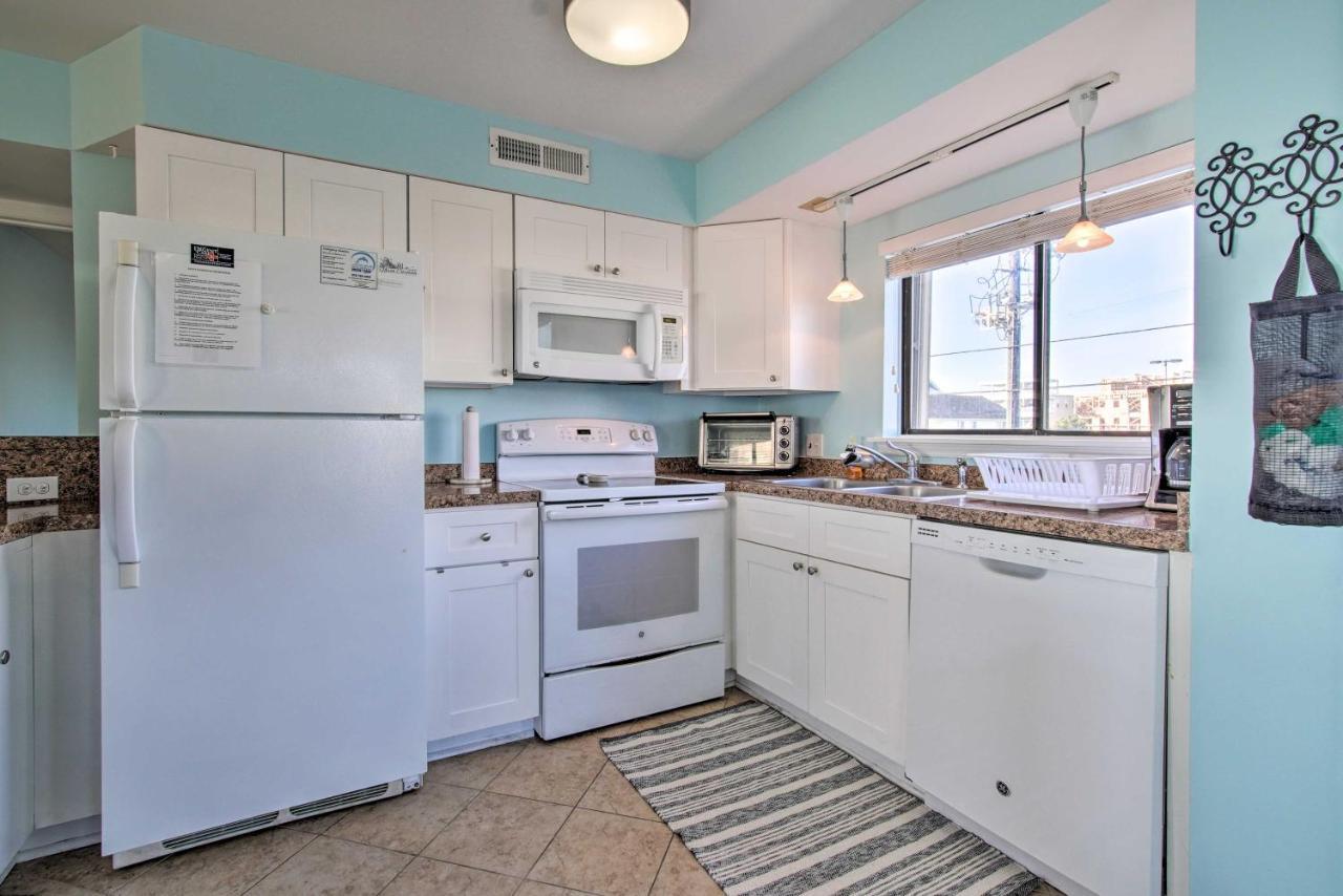 Ocean-View Condo With Deck, Steps To Carolina Beach! Exterior foto